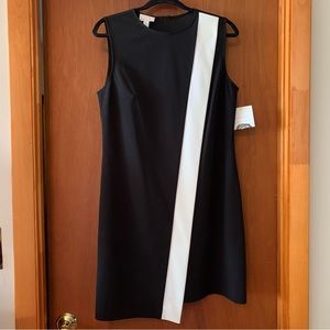 Donna Morgan Women’s NWT Black sleeveless dress w white asymmetrical band. 12